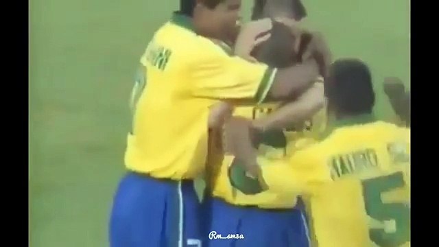 هدف من المستحيل ان تمل منه { روبيرتو كارلوس }