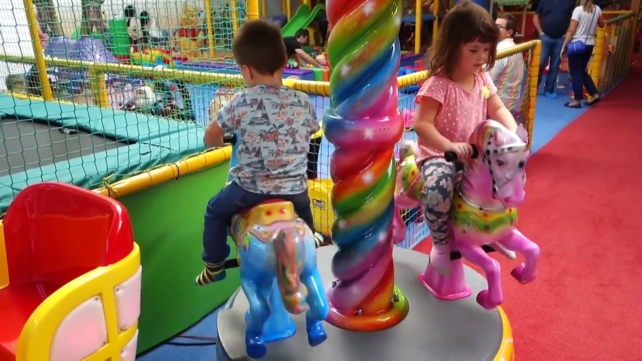 Playground Family Fun for Kids●Play Center Slides●Playroom with Balls