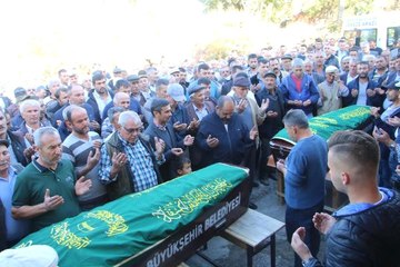 Kardeşinin Cenazesinde Kalp Krizi Geçirip Vefat Etti!