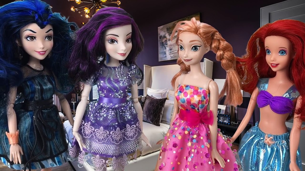 Frozen Elsa Goes to Jail Series Parts 5-7 with Frozen Anna, Ariel and Descendants Mal and Evie