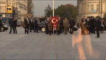 Cumhurbaşkanı Erdoğan, Varşova'da Meçhul Asker Anıtı'nı Ziyaret Etti