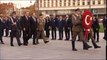 Erdoğan, Varşova'da Meçhul Asker Anıtı'nı Ziyaret Etti