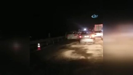 Salça Yüklü Kamyon Yan Yattı, Sürücü Ağır Yaralı