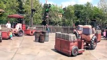 DCA, Carsland: Maters Junkyard Jamboree Full Experience Ride POV