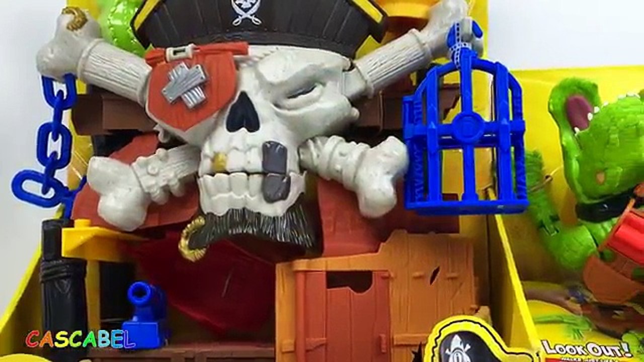 LA GUARIDA DEL PIRATA BARBA NEGRA EL COCODRILO Y CAPITAN HOOK RAYO MCQUEEN MATER DISNEY PIXAR CARS