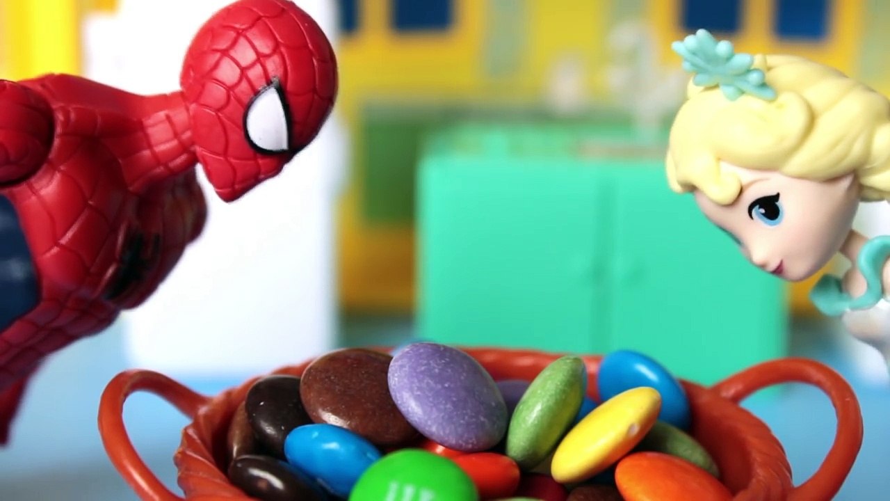 A Frozen Elsa Engordou? O que aconteceu? Com Venom vs Homem Aranha em Portugues Filme Completo