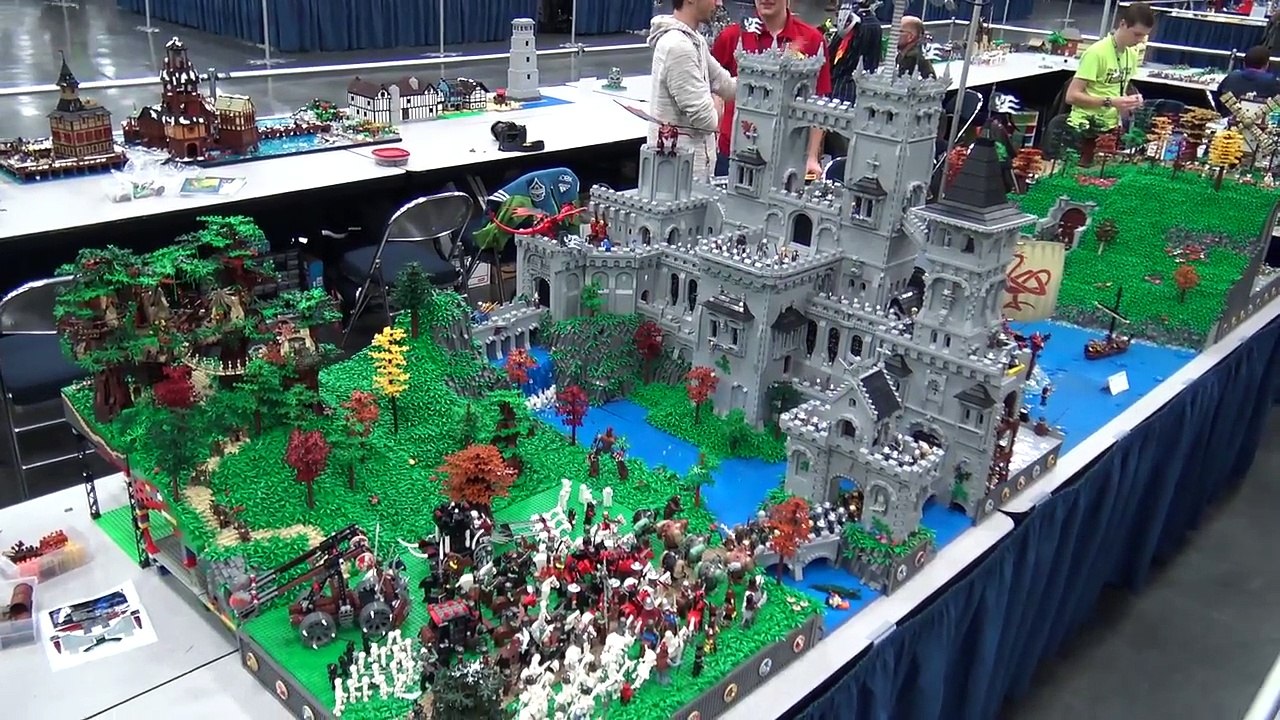 GIANT Custom LEGO Castle Fortress | Bricks Cascade 2017