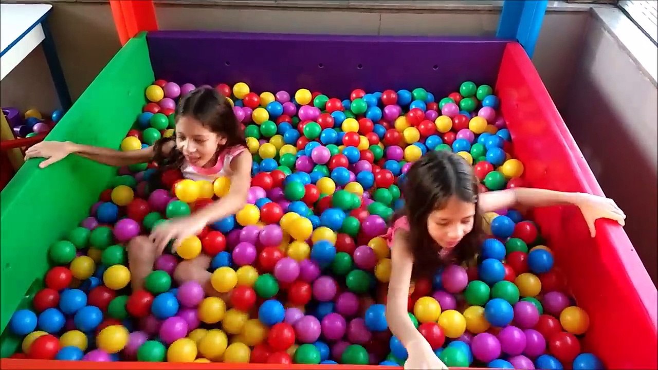 FESTA SURPRESA PARA AS GÊMEAS