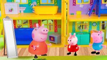 Peppa pig e Mamae pig com o roubo do espelho pelo lobisomem vampiro zumbi