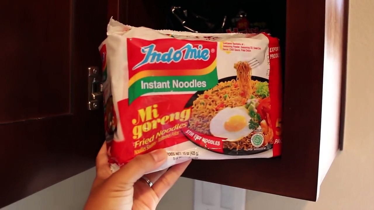ASMR: Mi Goreng Instant Noodles *Cooking and Eating Sounds*