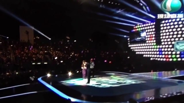 MAMA awards 2014 - TTS wins Kpop fan's choice female award! w_ Nichkhun's reaction-MxtBqc9RT90