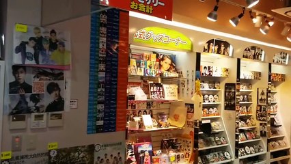 KPOP shop in Tokyo, Shin-Okubo 07.08.2014-qaj22aFsexs