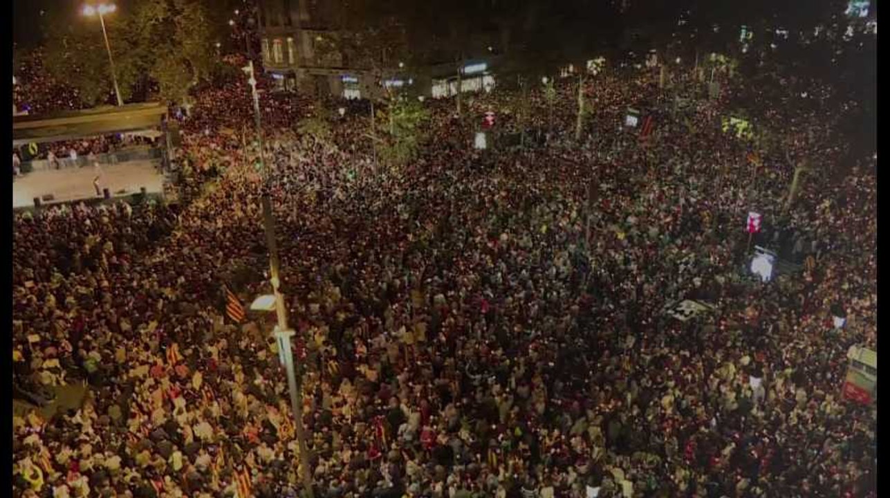 Catalogne : 200.000 personnes dénoncent l'incarcération de deux indépendantistes