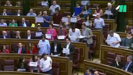 Carteles por la libertad de los 'Jordis' en el Congreso