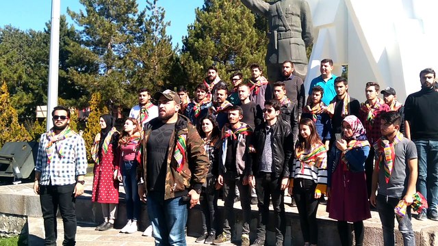 ORDULAR İLK HEDEFİNİZ EMRİNİ ERTUĞRUL YÖRÜK TÜRKMEN GURUBU VERDİ . HABİB AKALIN