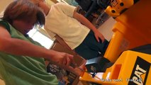 Kid Trax CAT Bulldozer - Kids Tror (Unboxing and Riding)!