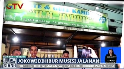 Sambil Makan Sate, Presiden Jokowi Dihibur Musisi Jalanan di Bandung