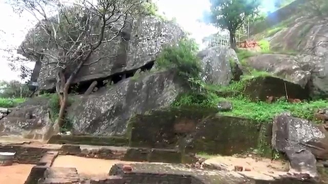 MEGALITHS SIGIRIYA / МЕГАЛИТЫ СИГИРИИ
