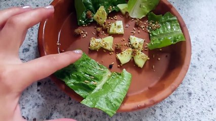 Wellensittiche an Obst und Gemüse gewöhnen