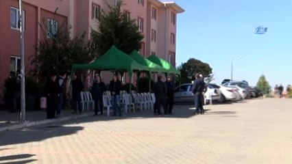 Bakan Albayrak Şehit Evini Ziyaret Etti