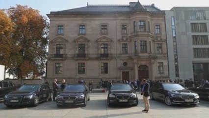 Merkel inicia las conversaciones previas para formar su nuevo gobierno