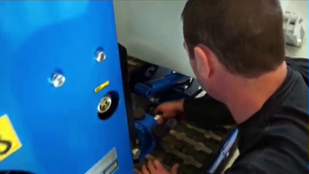 Cuve auto-chargeuse avec le porte-outils Kompact