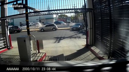 Terminer dans le mur d'en face en sortant du parking... Bien joué !