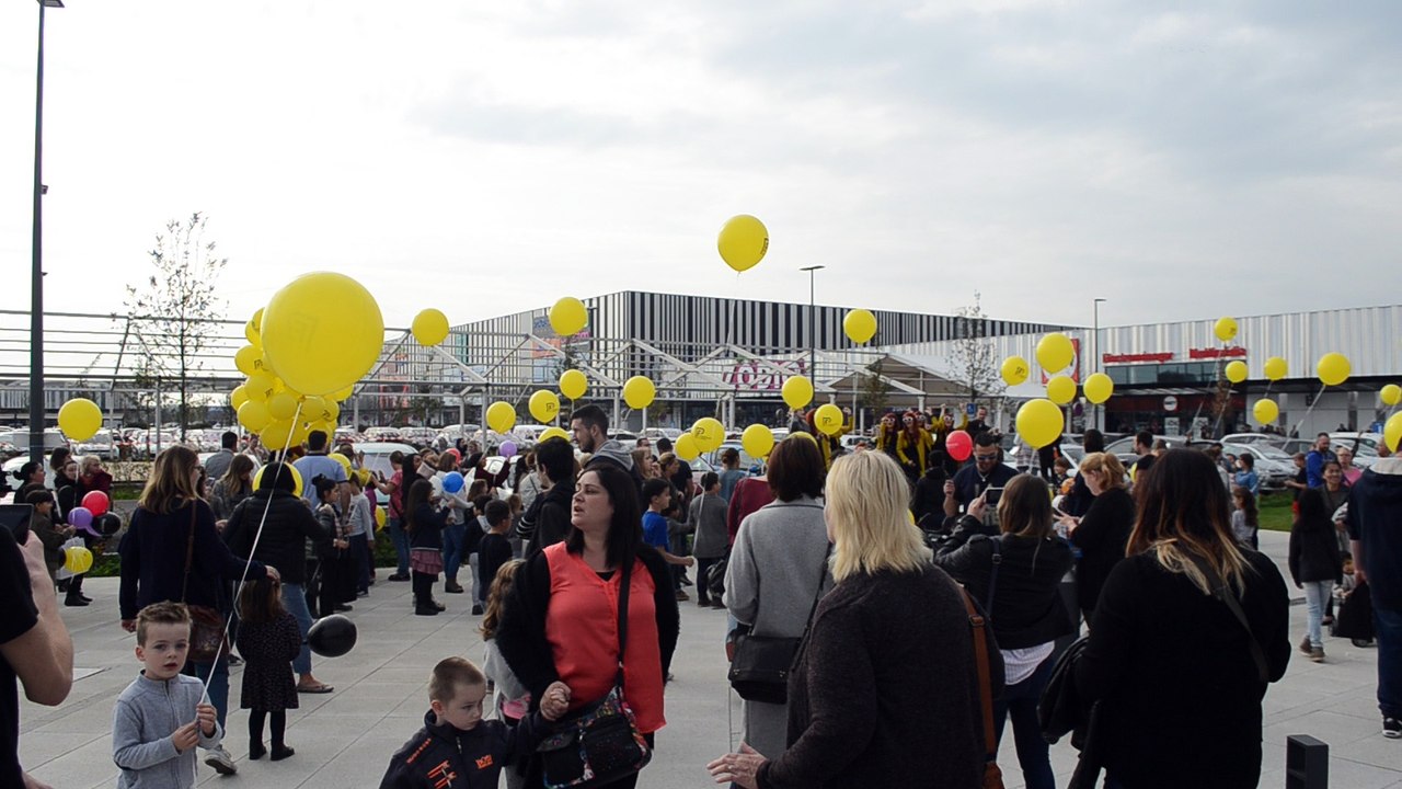 Le lâcher de ballons à Promenade des Flandres