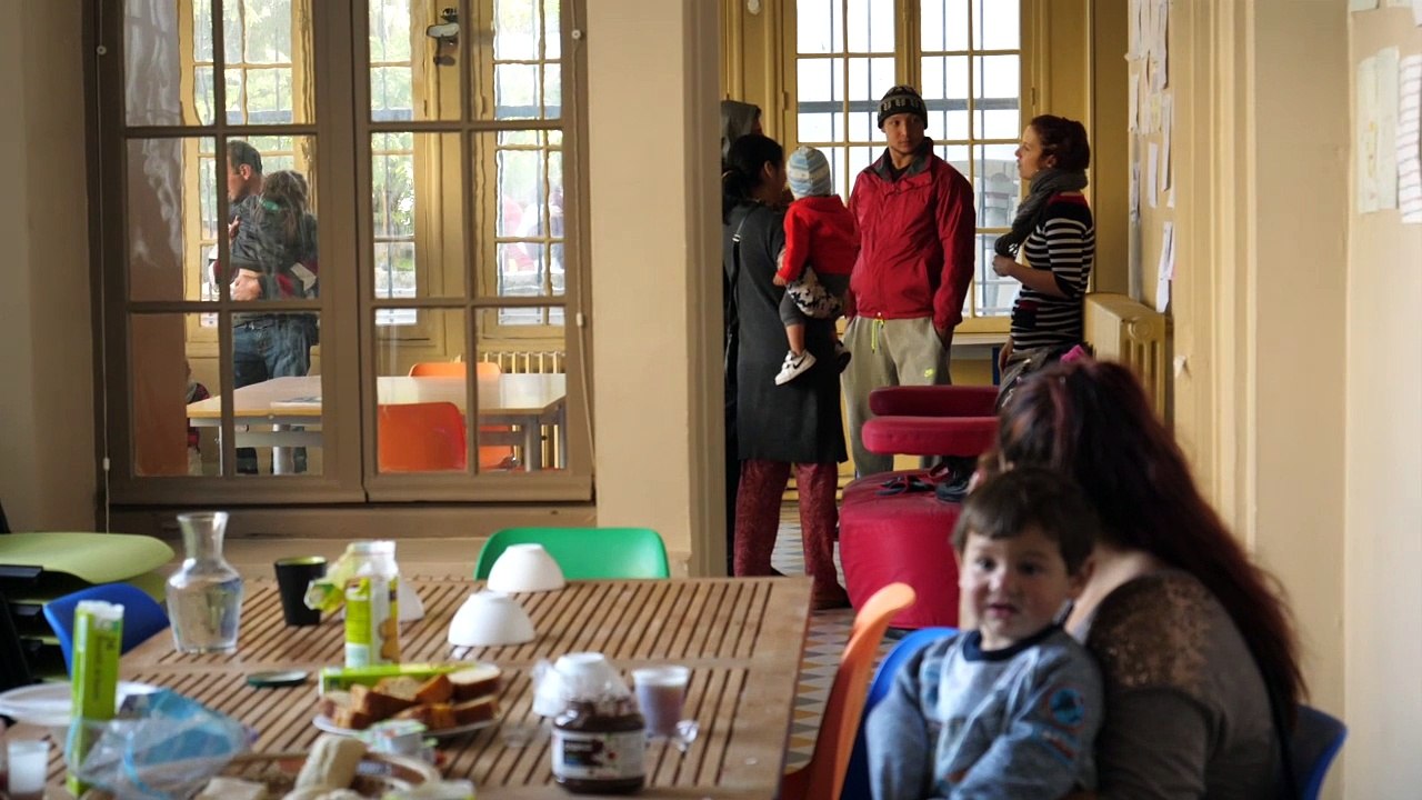 Accompagner et aider les familles à la rue