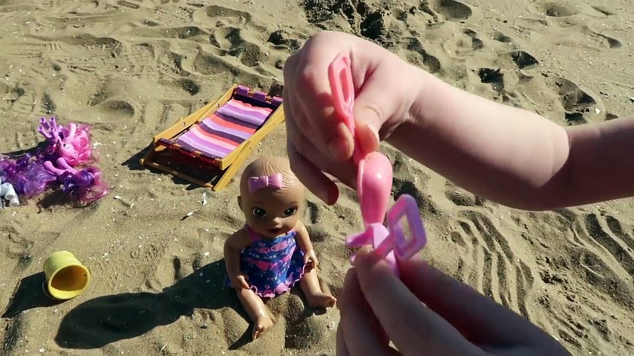 Baby Alive Plays on the Beach!