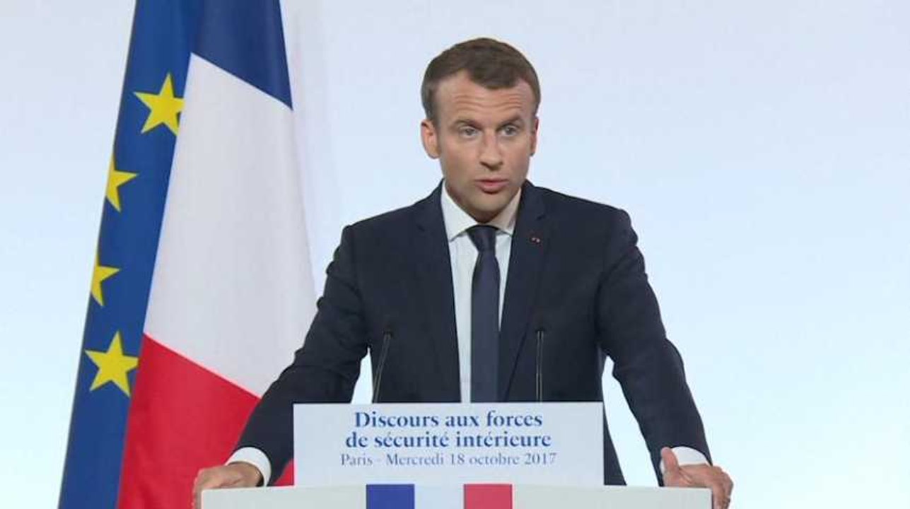 Radicalisation : Macron annonce une politique de prévention "dès le plus jeune âge"