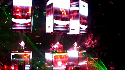 Muse - New Born, Colisee Pepsi, Quebec City, Canada  10/21/2010