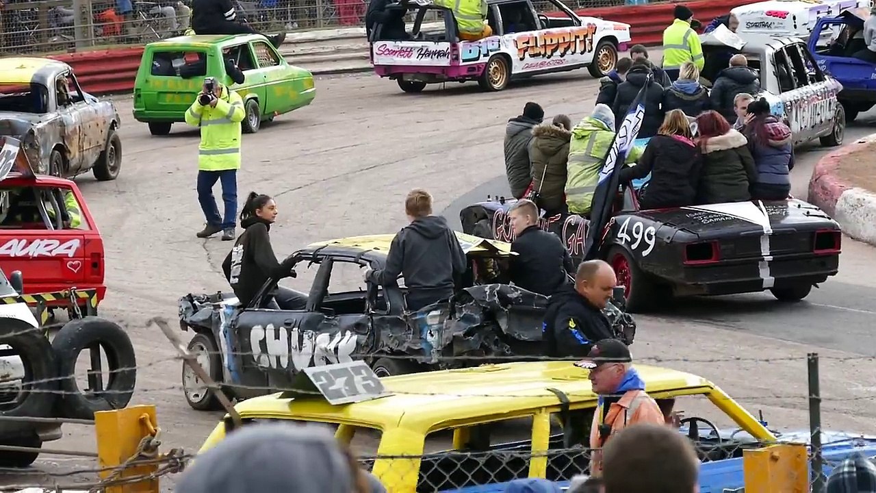 Banger Racing Arena Es Firecracker XXV Plus Reliant Robin Bangers 6/11/2016
