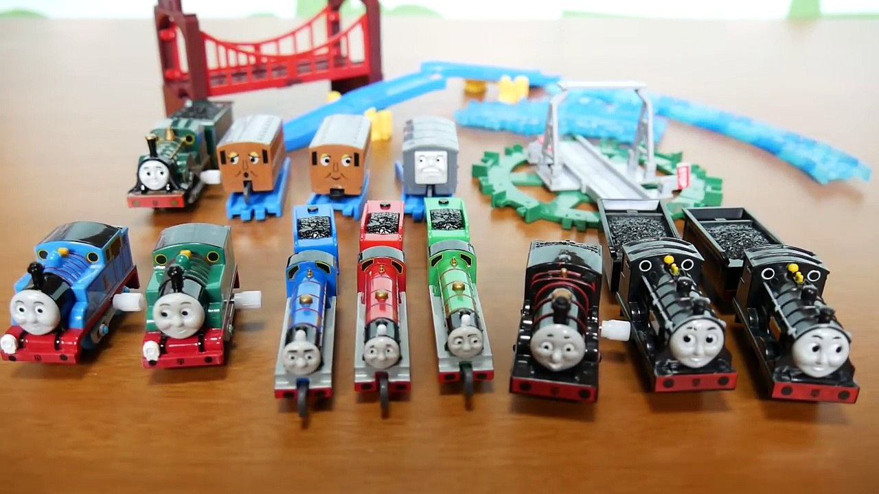 トーマスカプセルプラレール ちっちゃな機関車ちんまり鉄道編 全１７種