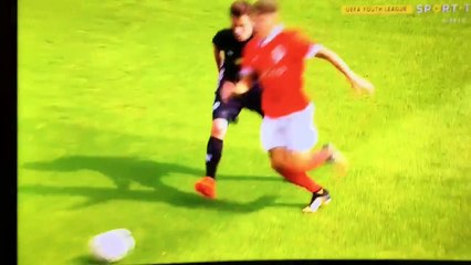 A fantástica finta de Nuno Santos na Youth League!