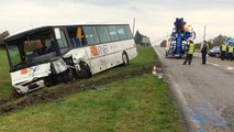 Collision entre une voiture et un bus scolaire