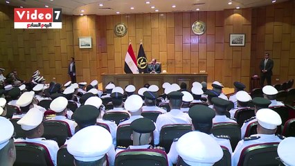 خلال لقائه بعدد من قيادات الأمن فى الإسكندرية.. وزير الداخلية: جهاز الشرطة أصبح قويا