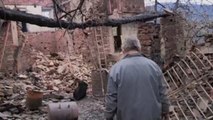 Casas destrozadas y paisajes calcinados por los incendios en Galicia