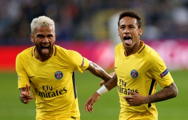 Ligue des Champions - PSG : Le coup franc habile de Neymar