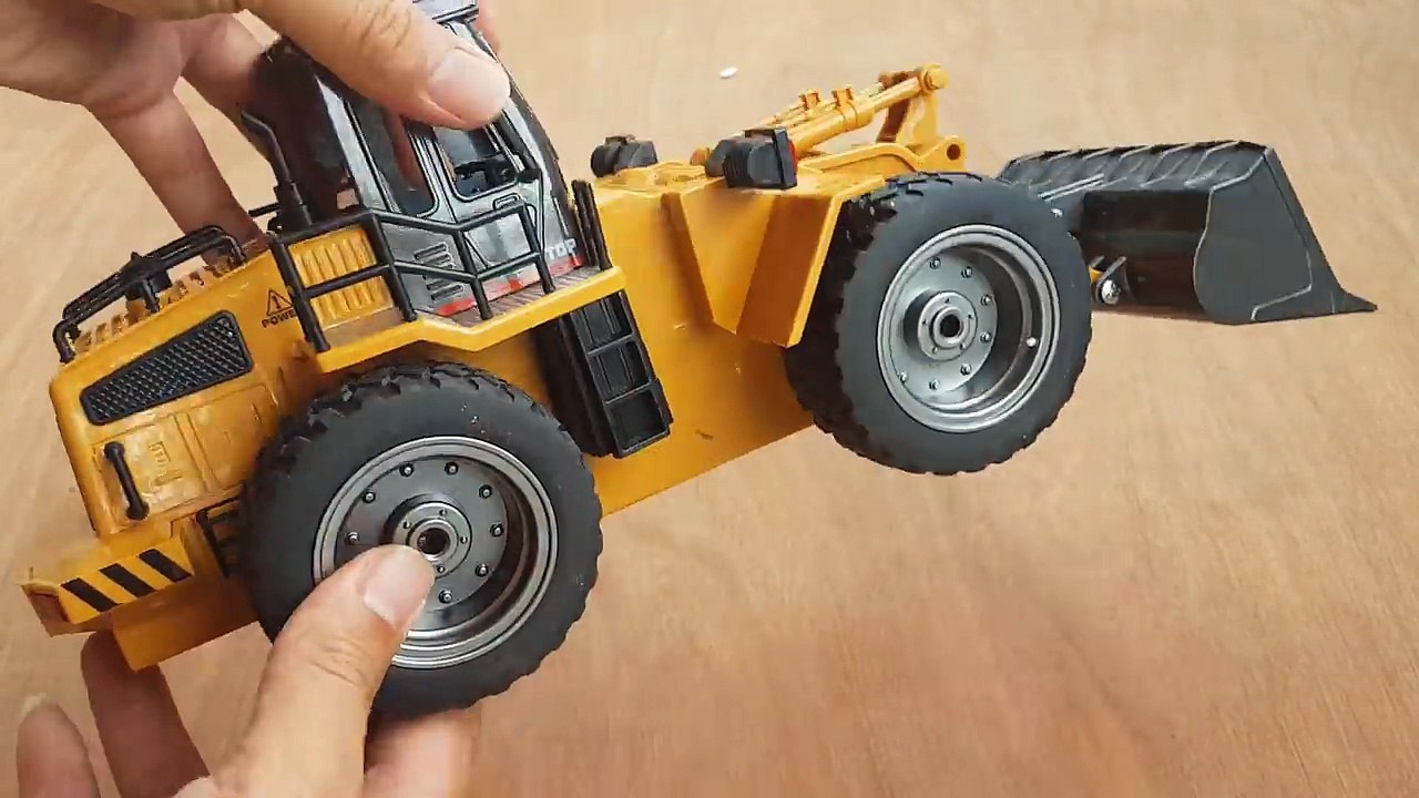 Trucks for children | Excavator, dump truck for kids | Kids videos | Car toy | Bibikids.
