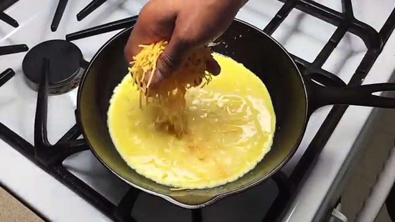 Scrambled Eggs In A Cast Iron Chef Skillet | No Sticking