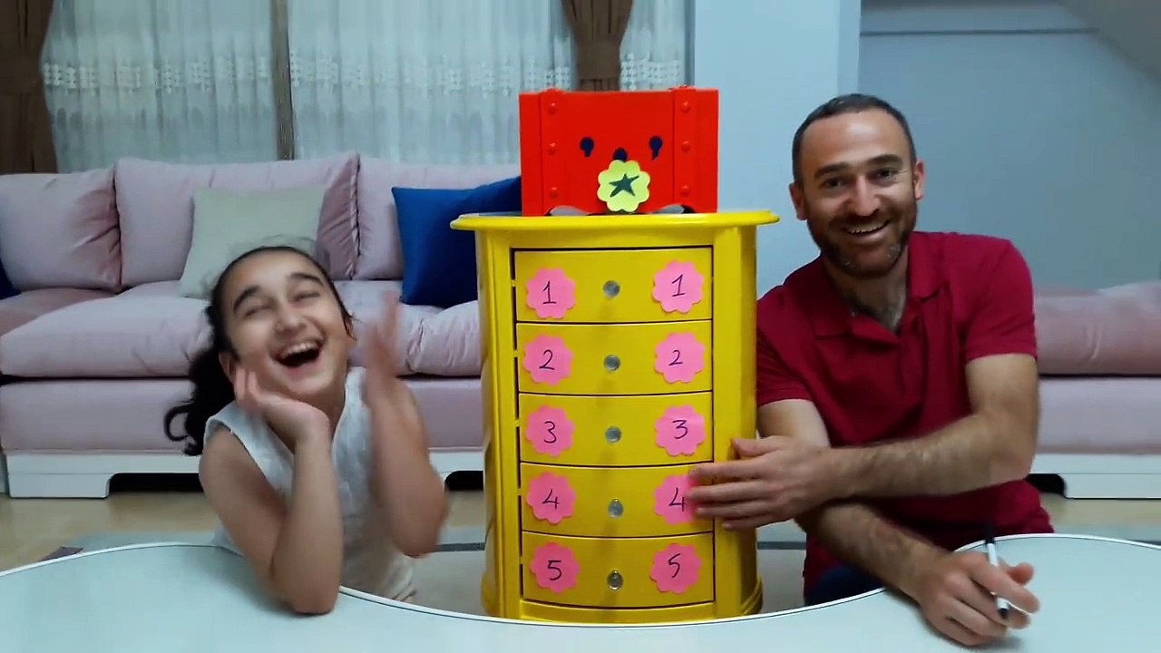 Çekmecemde ne var ??? - açık artırmayı geç kırmızı sandıktaki ödülü kazan