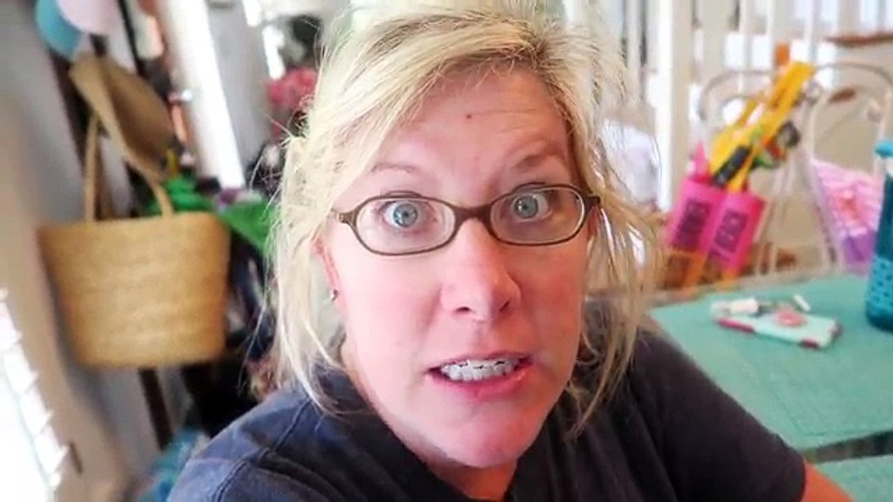 SEXY PREGNANT BEACH BABE!