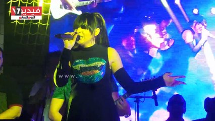 ساندى تغنى "عايزة أقولك" لايف