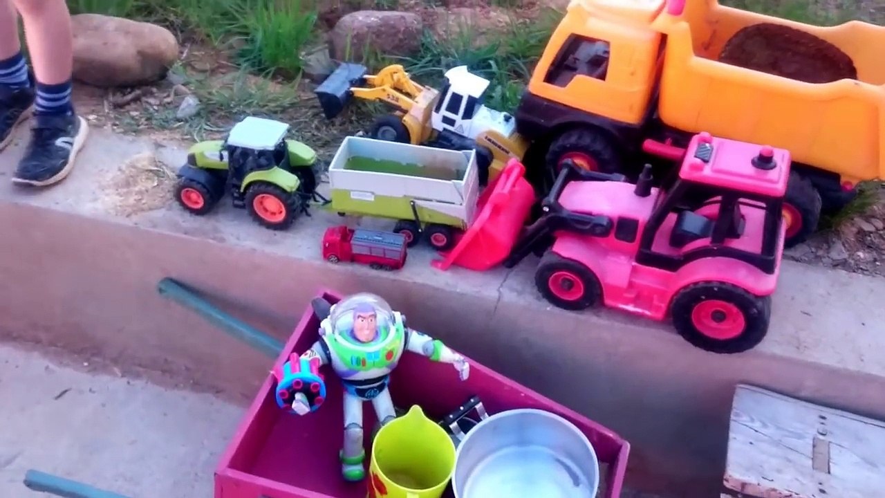 CÓMO HACER MEZCLA de CEMENTO FACIL con JUGUETES de construcción para NIÑOS. Vídeo Tutorial