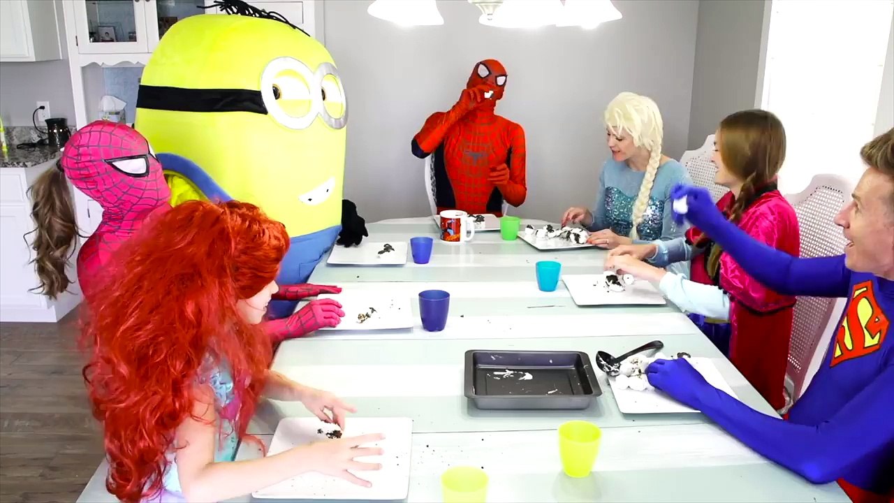 ELSA Loses her hair!!! Spiderman and Elsa freak out!! Superman vs Maleficent and Disney Princesses