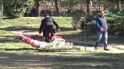 Seyyar Fotoğrafçı 20 Yıldır Elektrik Sorununu Tek Panelle Çözdü