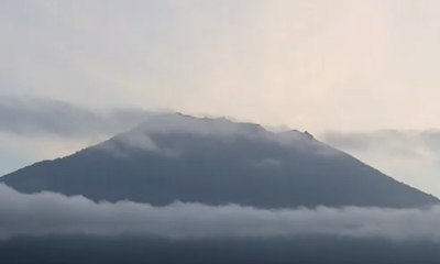 Aktivitas Kegempaan Gunung Agung Kembali Naik