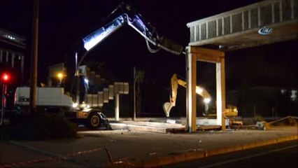 Türkeş'in Açtığı Üst Geçit Yıkıldı