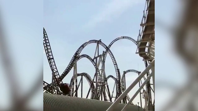 Ces montagnes russes sont impressionnantes !